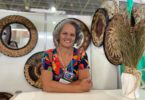 Odilina Rodrigues veio de Poxoréu para expor suas mandalas na Fit Pantanal, em Cuiabá.