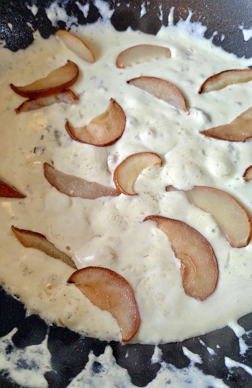 Massa Com Molho De Gorgonzola Massa com molho de gorgonzola2 - Massa com molho de gorgonzola