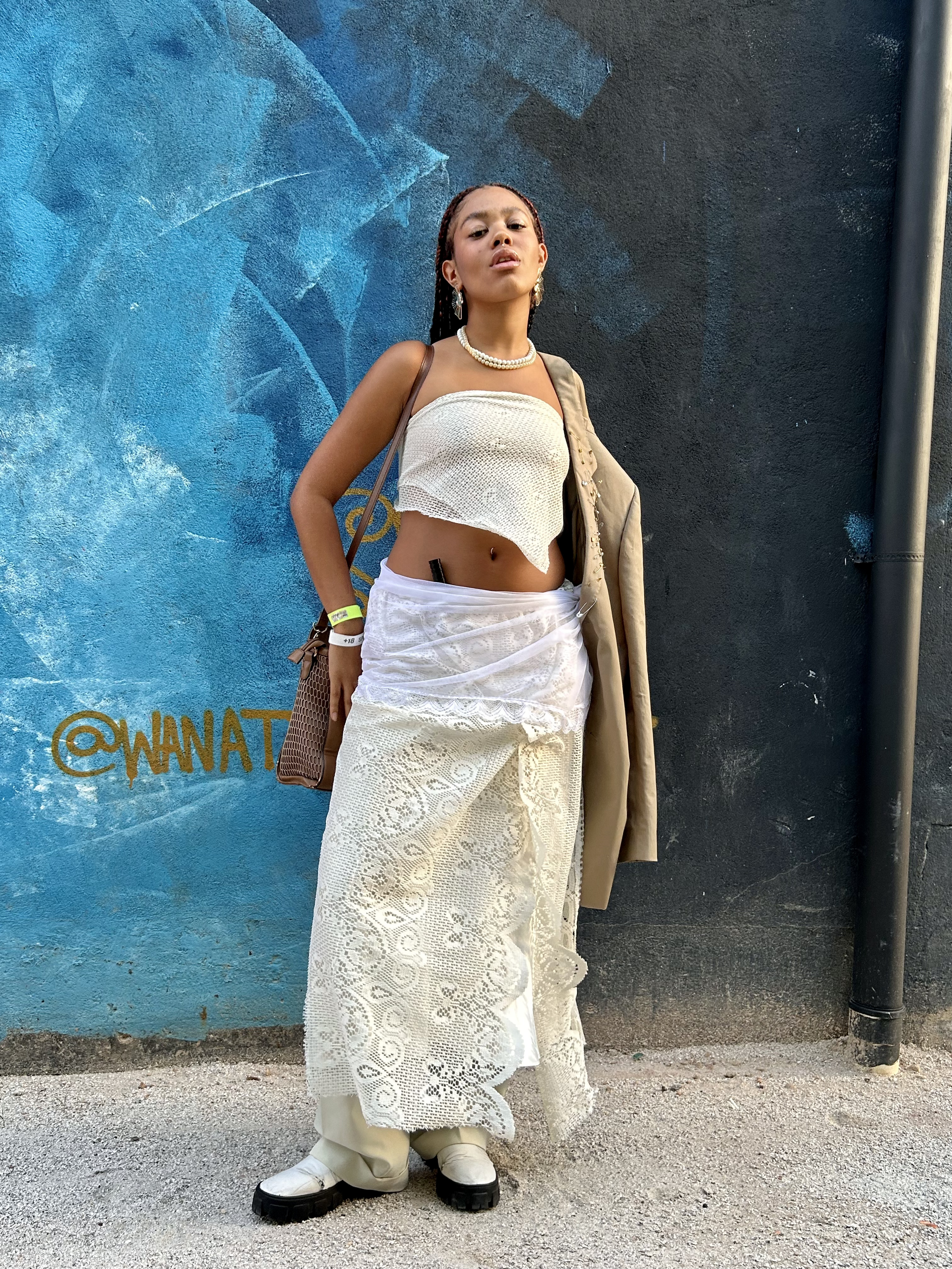Fullsizerender-_3_ MULHER COM LOOK DE RENDA