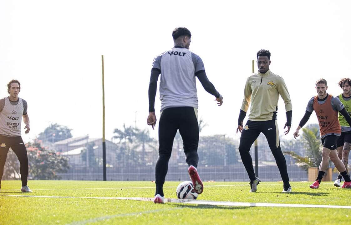Atlético-GO x Criciúma: onde assistir, escalações e tudo sobre o duelo na Série B. Imagem: Bruno Corsino/Atlético-GO