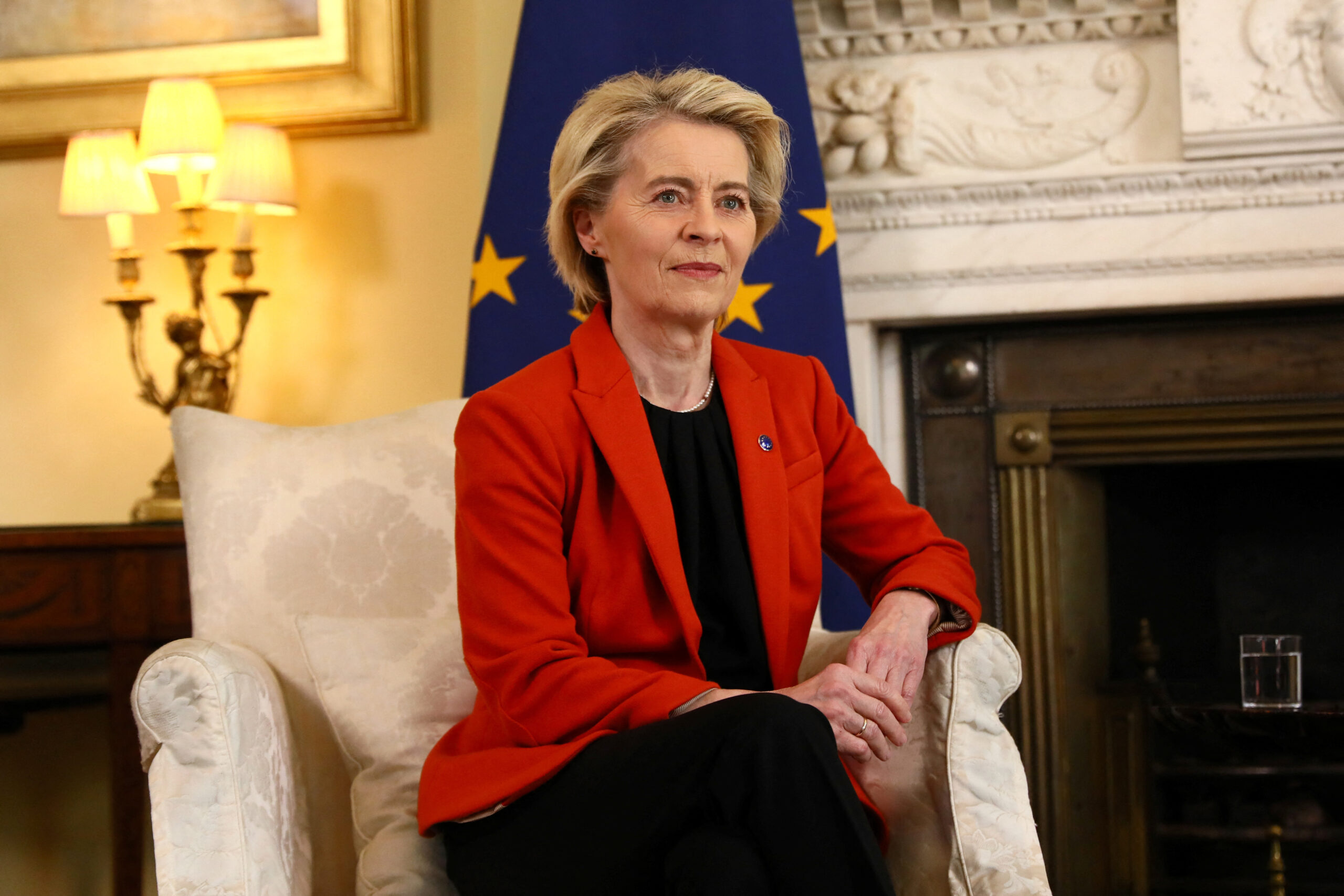 2025-04-24T152845Z_65329664_Rc2F4Ea34J07_Rtrmadp_3_Britain-Eu-Starmer-Von-Der-Leyen A presidente da Comissão Europeia, Ursula von der Leyen | Foto: Alishia Abodunde/Pool via REUTERS