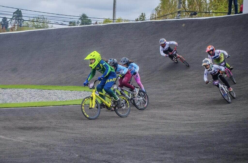 Manuelly Rios brilha no BMX e se prepara para desafio internacional na Argentina