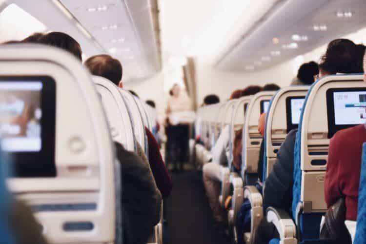 Voa Brasil: Aposentados Do Inss Já Garantiram 45 Mil Passagens Por Até R$ 200 87 trocar dolares para viajar