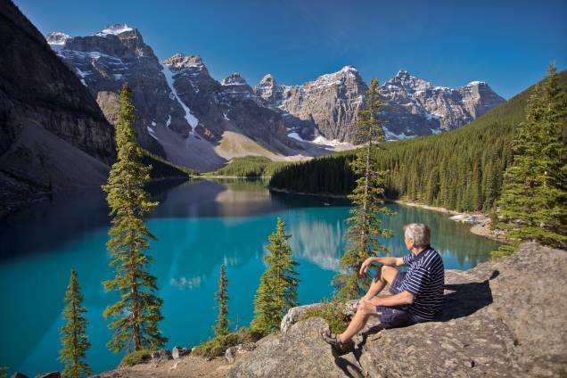 <strong>Lago Moraine</strong> Uma trilha de acesso fácil que tem apenas 1,5km e nenhuma elevação levam às margens do estonteante Lago Moraine, que também tem cor turquesa por ser alimentado por água de degelo. No caminho, preste atenção no imponente Monte Fay e no Glacier Fay