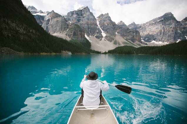 <strong>Lago Moraine</strong> Devido à sua acessibilidade, é fácil realizar atividades neste lago durante todo o ano, como a canoagem. A paisagem no inverno também é de tirar o fôlego