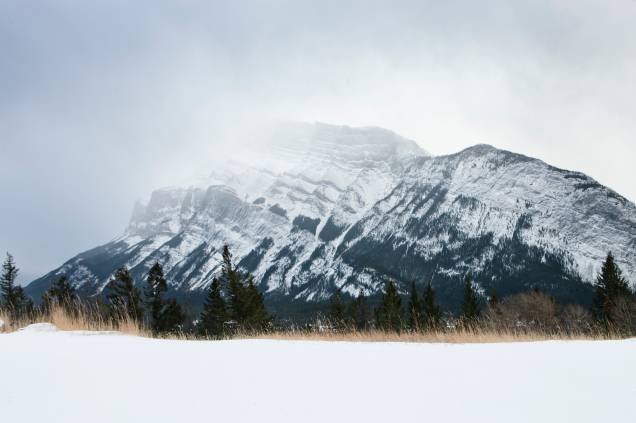 <strong>Monte Rundle</strong> A melhor vista para o monte (e de onde essa foto foi tirada) é desde os lagos Vermilion, que ficam a 5km do Rundle. Este monte é uma das formações rochosas mais conhecidas