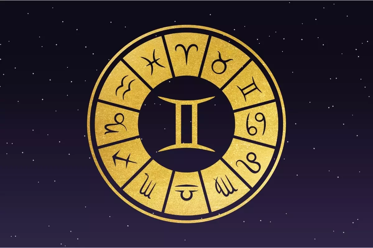 Fundo de céu estrelado com símbolo do signo de Gêmeos, horóscopo do dia de hoje