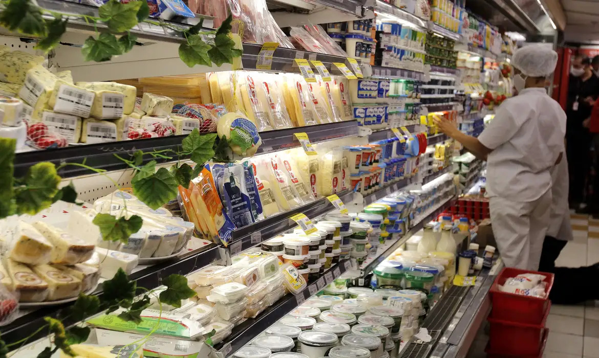 Redes de supermercados enfrentam dificuldades para preencher vagas de emprego | Foto: Tânia Rêgo/Agência Brasil