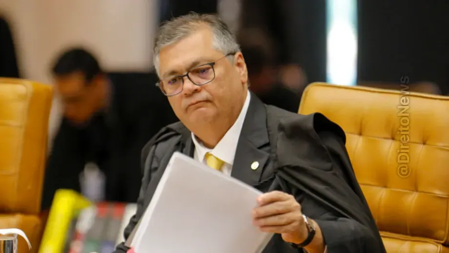 dino cassa acordao reconheceu nulidade juri promotor chamou advogado palhaco varias vezes
