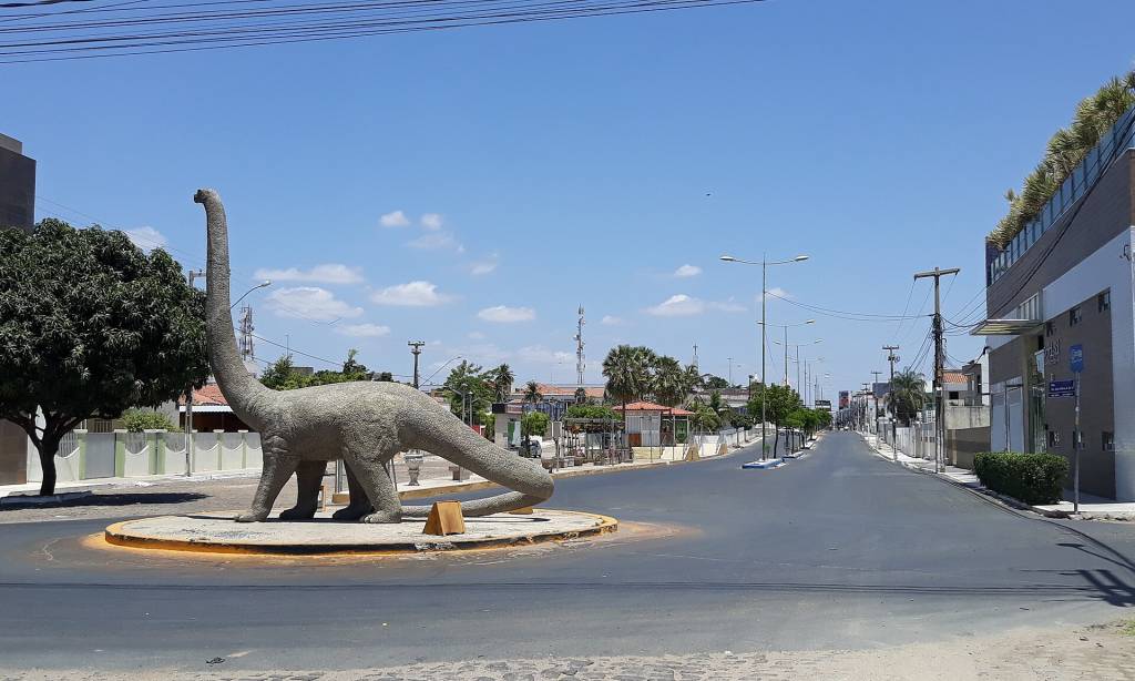 Estatua-Dinossauro-Sousa-Pb estatua-dinossauro-sousa-pb