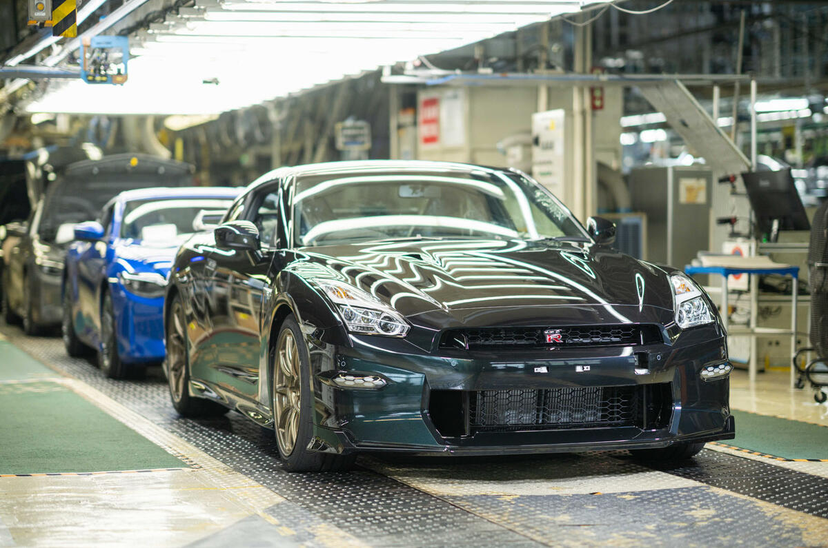 Final-Nissan-Gt-R-Production-Line 2025 word1