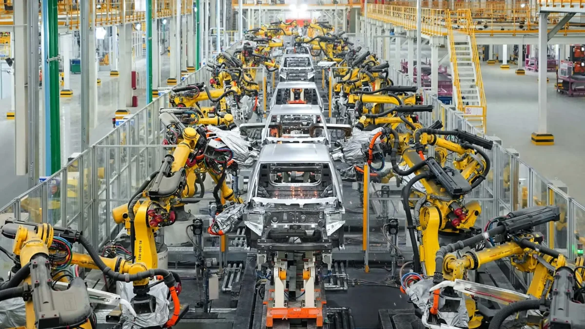 1_Byd-Fabrica-De-Carros-Eletricos 2025 word3