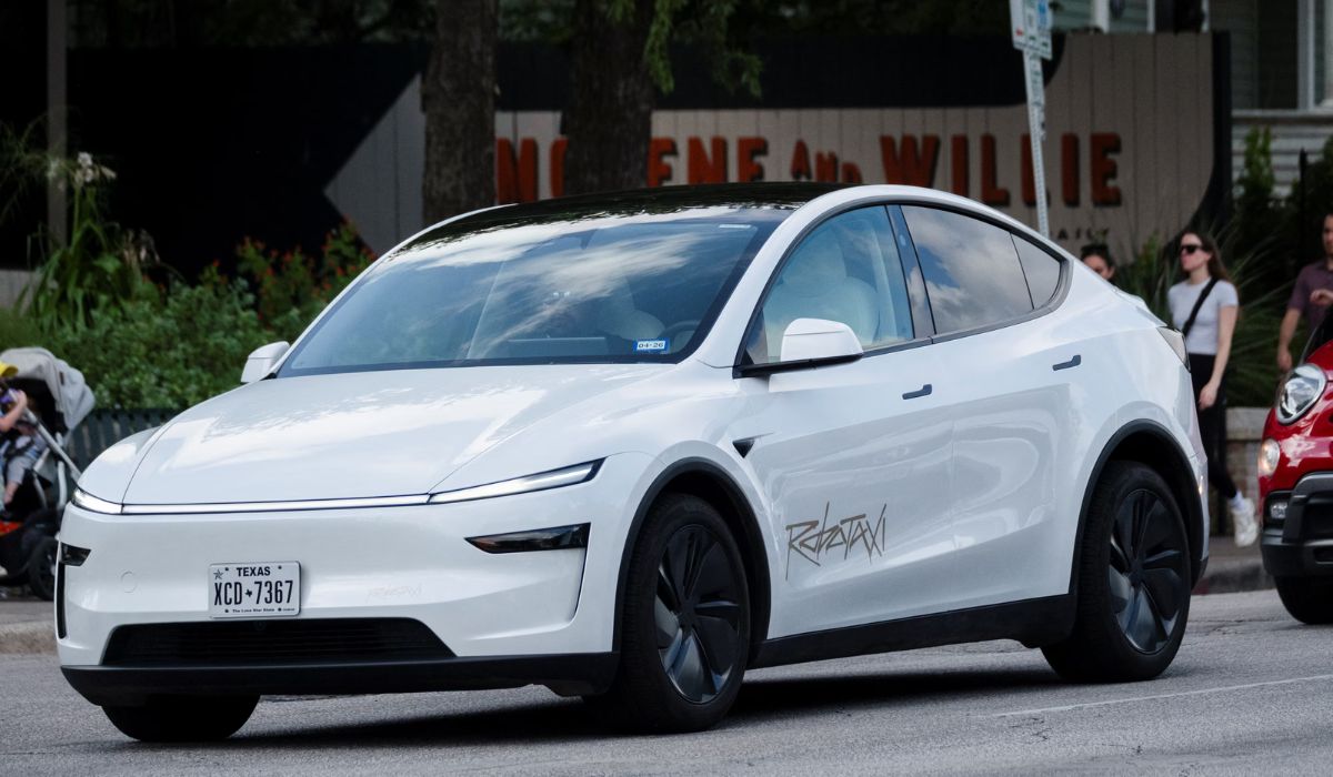 Robotaxi-Da-Tesla-Foi-Lancado-Em-Austin-Nos-Estados-Unidos Robotáxi Tesla - Foto: Divulgação