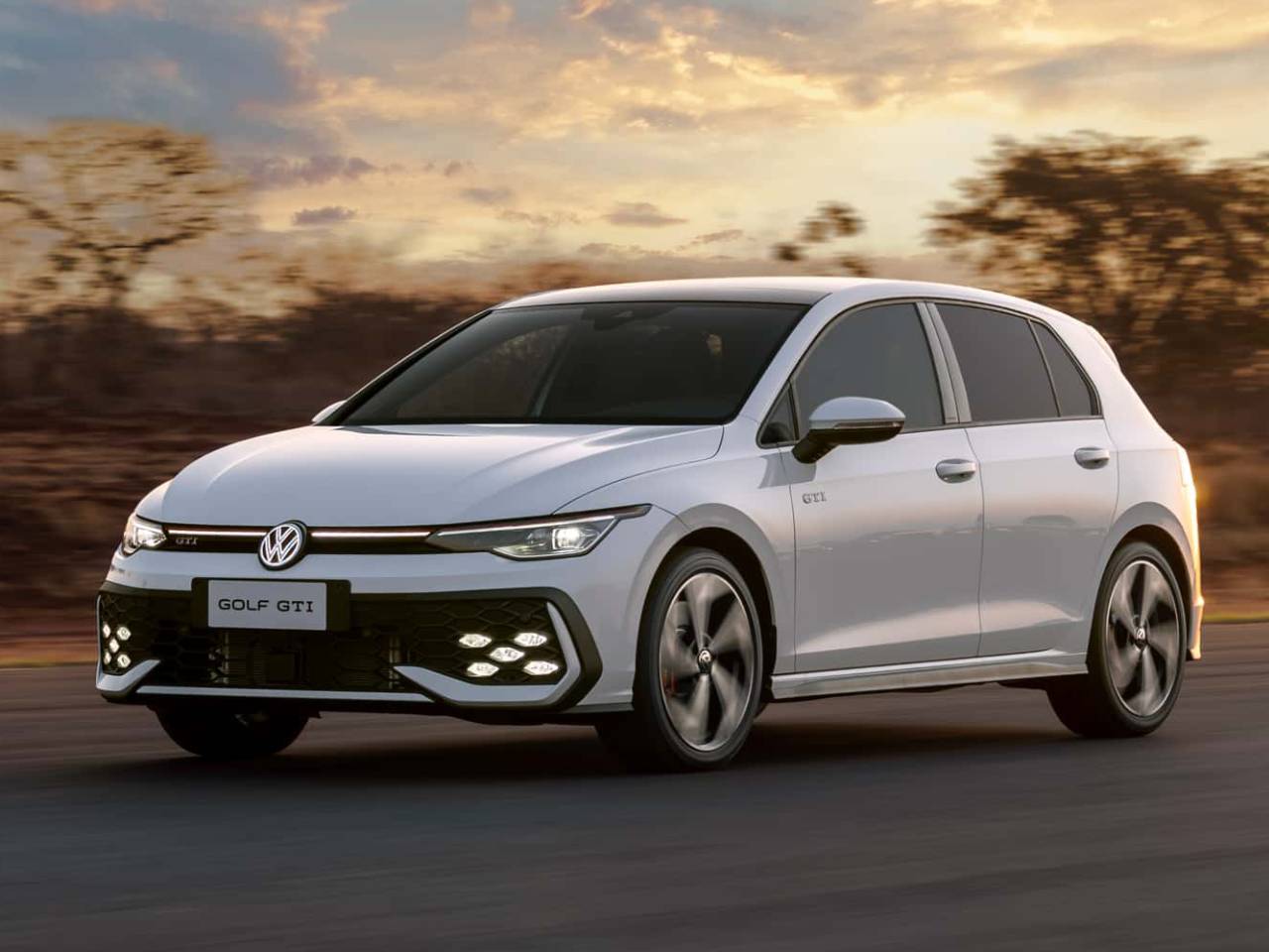 Volkswagen Golf GTI e Ferrari