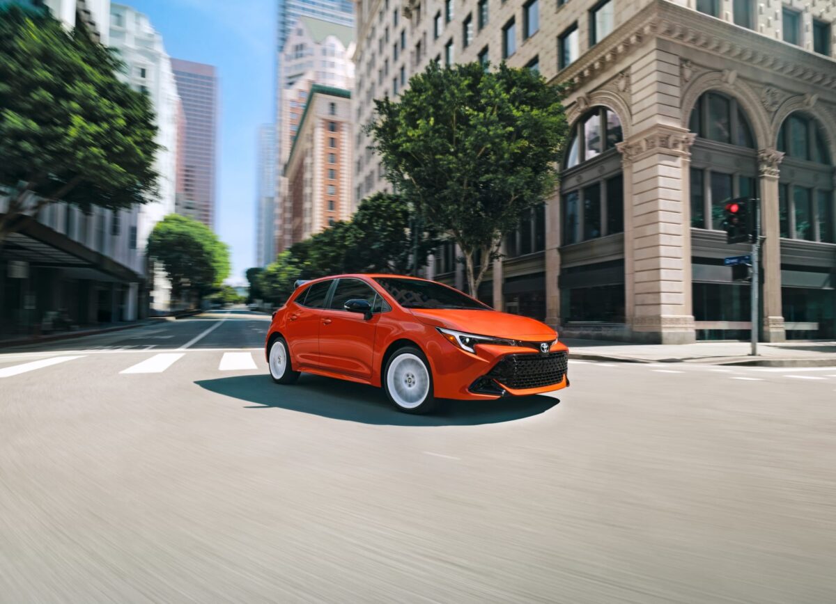 2026_Corolla_Hatchback_Fx_005-894718 Toyota Corolla Hatchback 2026 - Foto: Divulgação