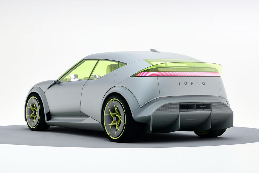 Hyundai-Concept-Three-Rear-Quarter Hyundai "Concept Three" - Foto: Divulgação