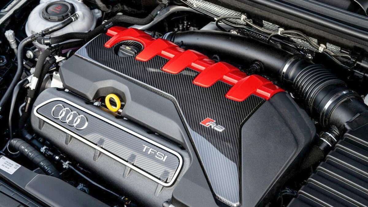 1_Audi-Rs3-Sedan-2025-04 Motor de cinco cilindros da Audi - Foto: Divulgação