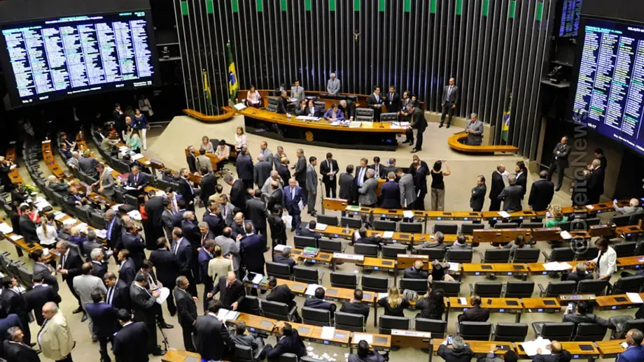 atos antidemocraticos camara deputados aprova urgencia projeto anistia