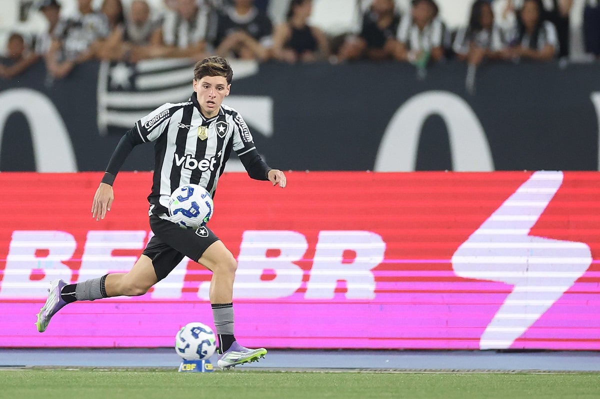 Grêmio x Botafogo: onde assistir, escalações e desfalques pelo Brasileirão Série A. Imagem: Vitor Silva/BFR