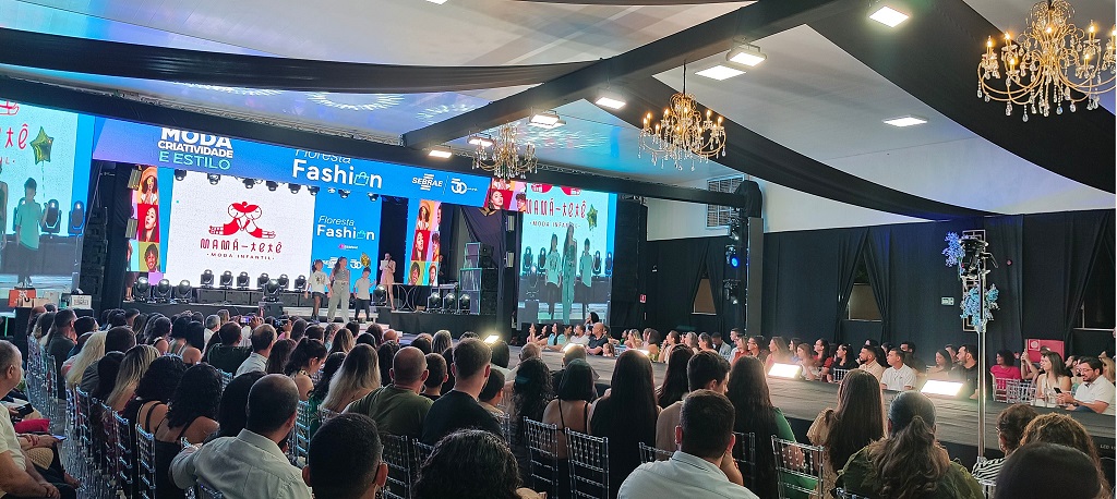 Publico-Lota-O-Espaco-Do-Floresta-Fashion-E-Prestigia-As-Marcas-De-Alta-Floresta 2025 word3