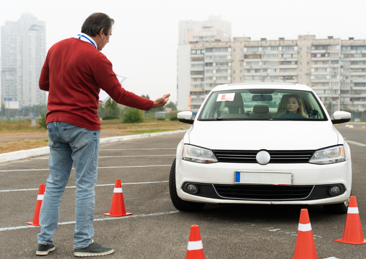 1_Exame-De-Direcao Cadastro para instrutor automotivo: como começar a dar aula e quanto cobrar? - Foto: Freepik