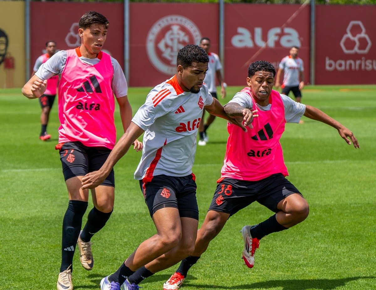 Bahia X Internacional: Onde Assistir, Escalações E Tudo Sobre O Duelo Atrasado Do Brasileirão 2025. Imagem: @Filypemaciel Bahia x Internacional: onde assistir, escalações e tudo sobre o duelo atrasado do Brasileirão 2025. Imagem: @filypemaciel