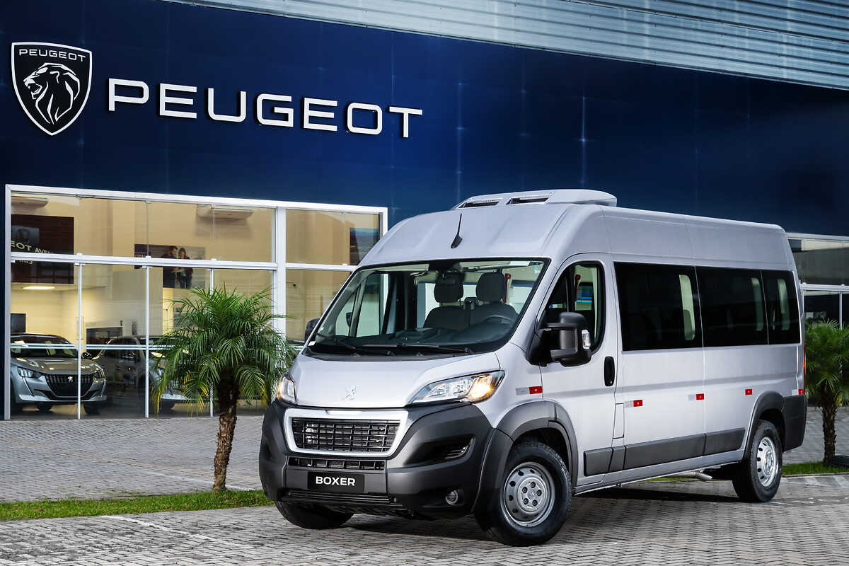 Peugeot-Boxer-Minibus-Luxo Carros da Peugeot com desconto para CNPJ