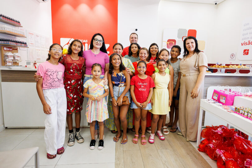 Primeira-Dama Participa Da Entrega De Óculos Às Meninas Do Programa Siminina: Apoio À Saúde Visual Em Destaque 1 Arquivo