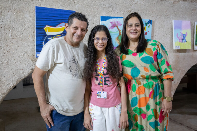 Artista Autista Maria Paula Expõe Sua Arte Única Em Cuiabá: Transformando Sonhos Em Obras Fascinantes 1 Arquivo