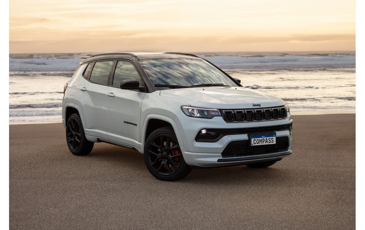Jeep-Compass Jeep Compass é um dos SUVs mais vendidos