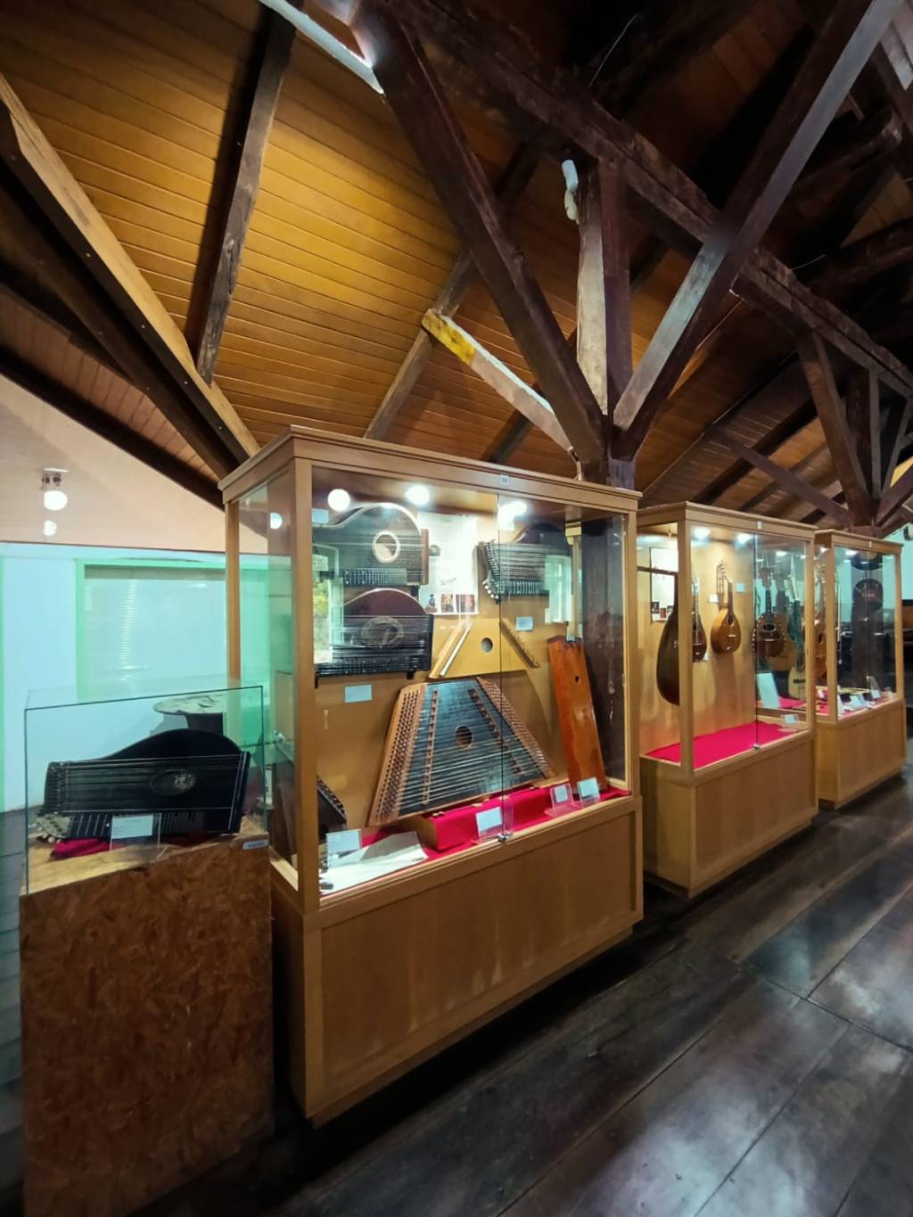 Museu Da Música Timbó O Museu da Música guarda instrumentos de diversas épocas e países