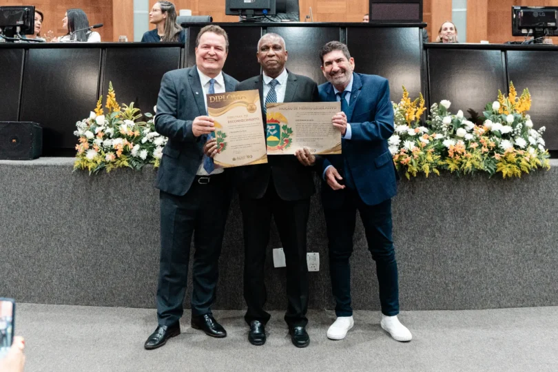 Max Russi Homenageia Servidores Da Almt Em Reconhecimento Sincero 1 2025 word3