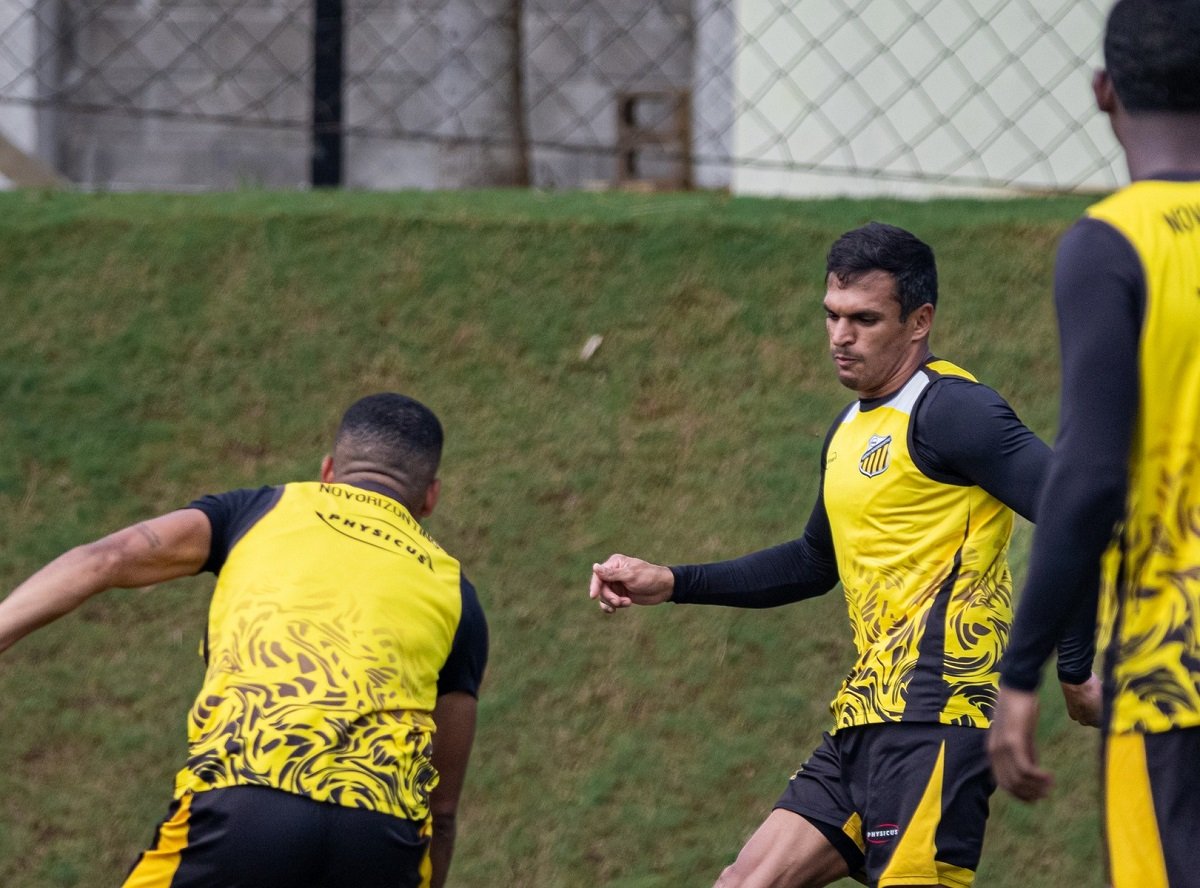 América-MG x Novorizontino ao vivo: onde assistir, horário e tudo sobre o duelo decisivo da Série B. Imagem: @basso.photo Novorizontino