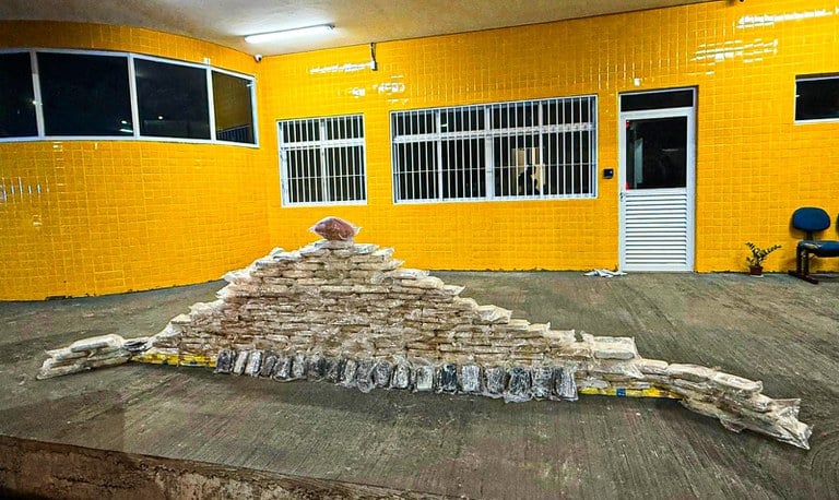 Prf Apreende 200 Tabletes De Drogas Em Carreta Durante Fiscalização Em Primavera Do Leste: Detalhes Da Operação 1 2025 word3