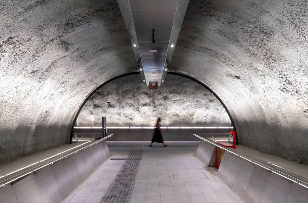 Monte Sant’angelo Anish Kapoor monte sant'angelo anish kapoor, napoles, italia, metro