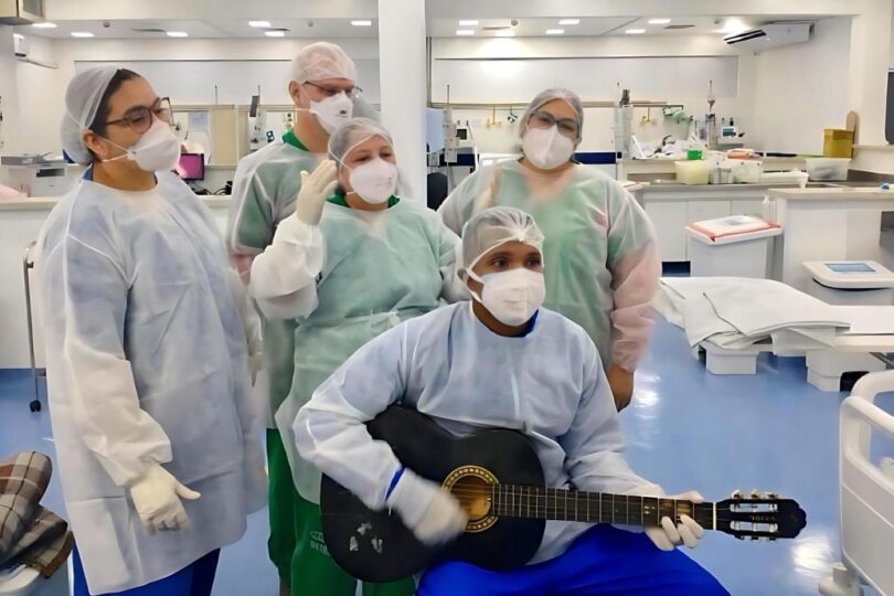 Musicoterapeuta Utiliza Canções Para Cuidados E Gestão Em Musicoterapia 1 2025 word2