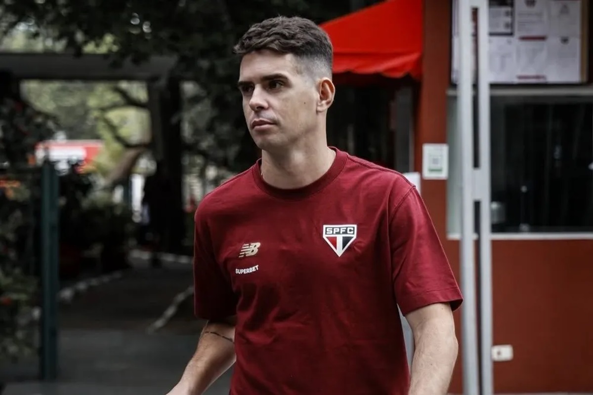 Oscar, Meia Do São Paulo, Vai A Hospital Após Alteração Cardíaca. Imagem: Rubens Chiri/Spfc Oscar, meia do São Paulo, vai a hospital após alteração cardíaca. Imagem: Rubens Chiri/SPFC