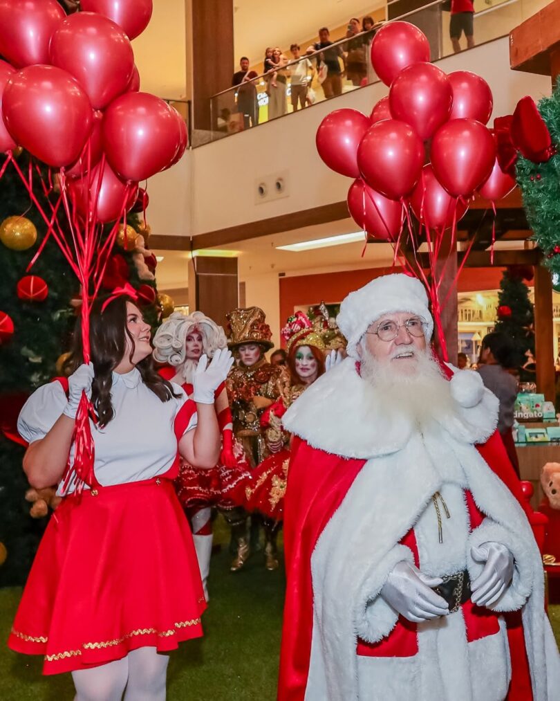 Sicredi Promove Chegada Encantadora Do Papai Noel Em Mt No Dia 15 1 2025 word1