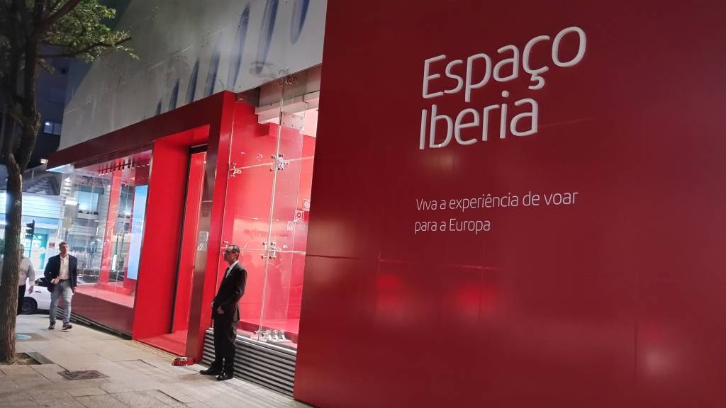 Na esquina da Oscar Freire com a Haddock Lobo, a Iberia expõe três andares de atrações interativas