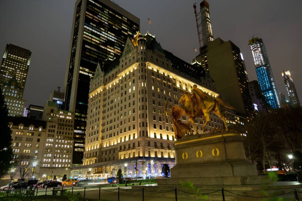 Tour de cinema, Nova York, Hotel Plaza, Esqueceram de mim 2