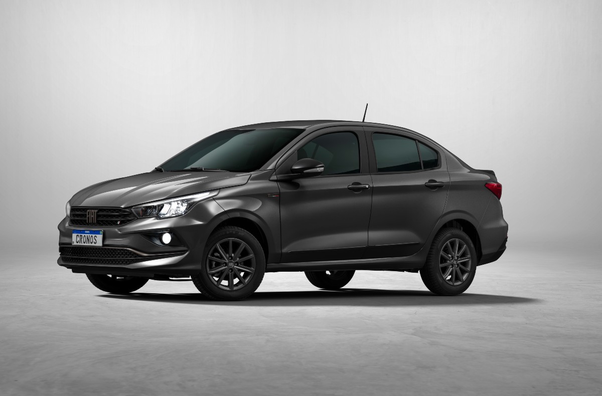 1_Fiat-Cronos-Drive-13-At-2024-5 5 Carros imperdíveis para ficar de olho na Black Friday