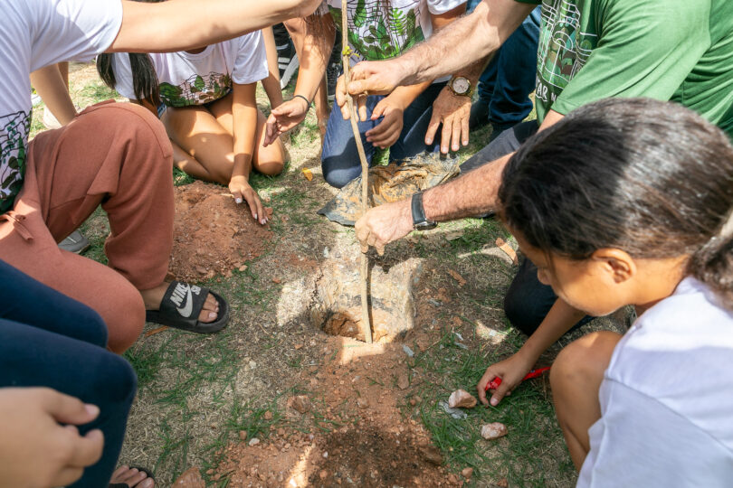 Alunos De Cuiabá Plantam 259 Mudas De Árvores Na Orla Do Porto Para Preservação Ambiental 1 Arquivo