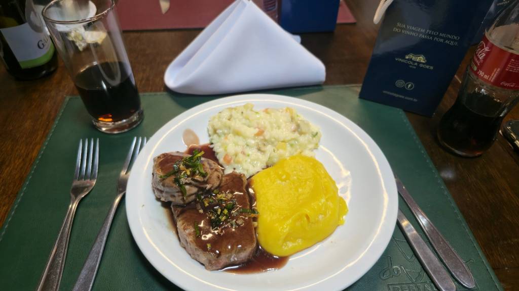 File Ao Vale Do Vinho file ao vale do vinho, vinicola goes, sao roque