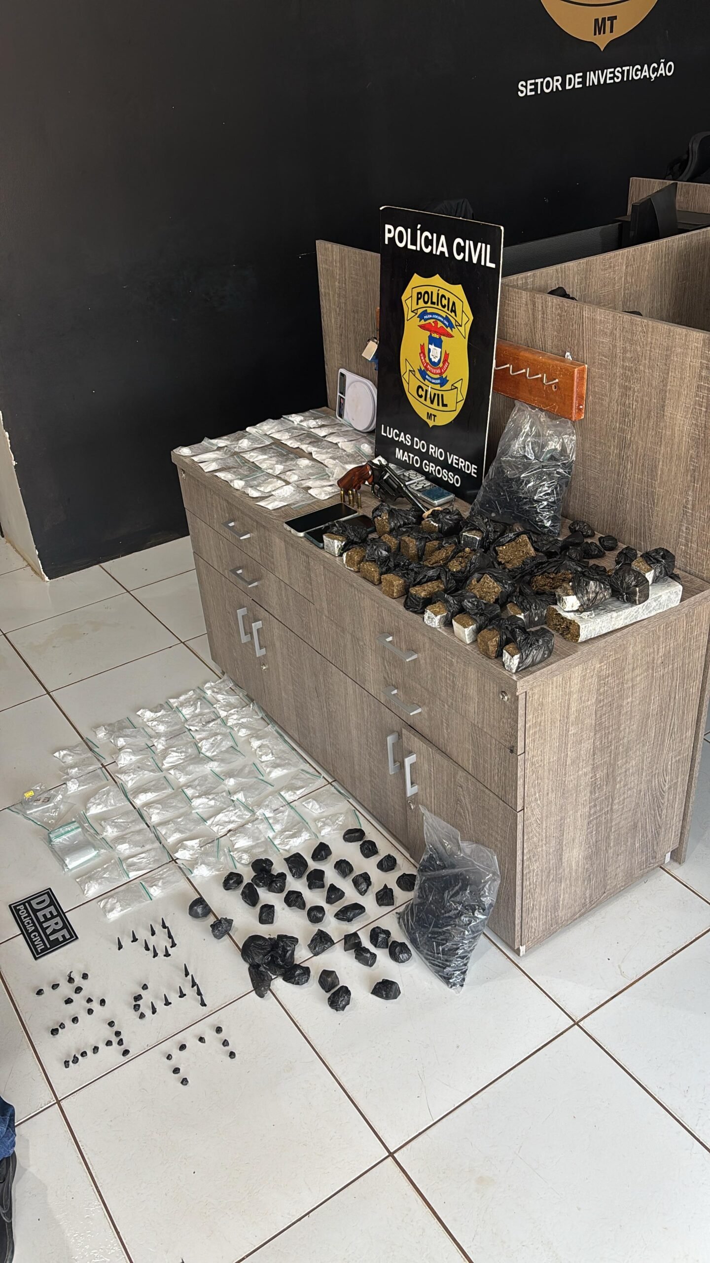 Drogas-B-Scaled-1 2025 word1