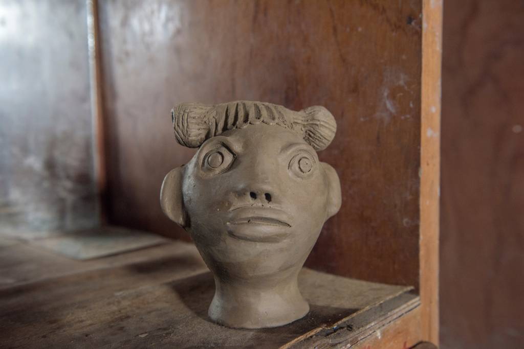 União,Dos,Palmares,,Brazil,-,May,11,,2020:,Ceramic,Sculpture Escultura de artista regional em União dos Palmares, Alagoas