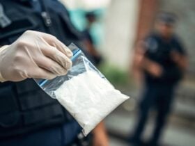 Três suspeitos são presos com drogas em kitnet de Cuiabá