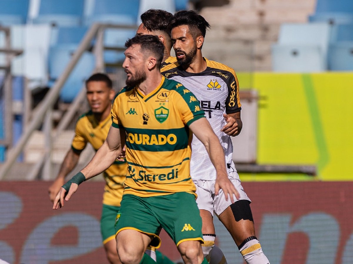Lance De Cuiabá X Criciúma. Imagem: Asscom Dourado Lance de Cuiabá x Criciúma. Imagem: AssCom Dourado