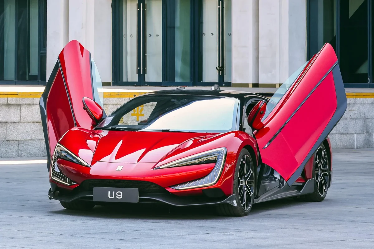 Carro mais barato e mais caro do Salão do Automóvel 2025