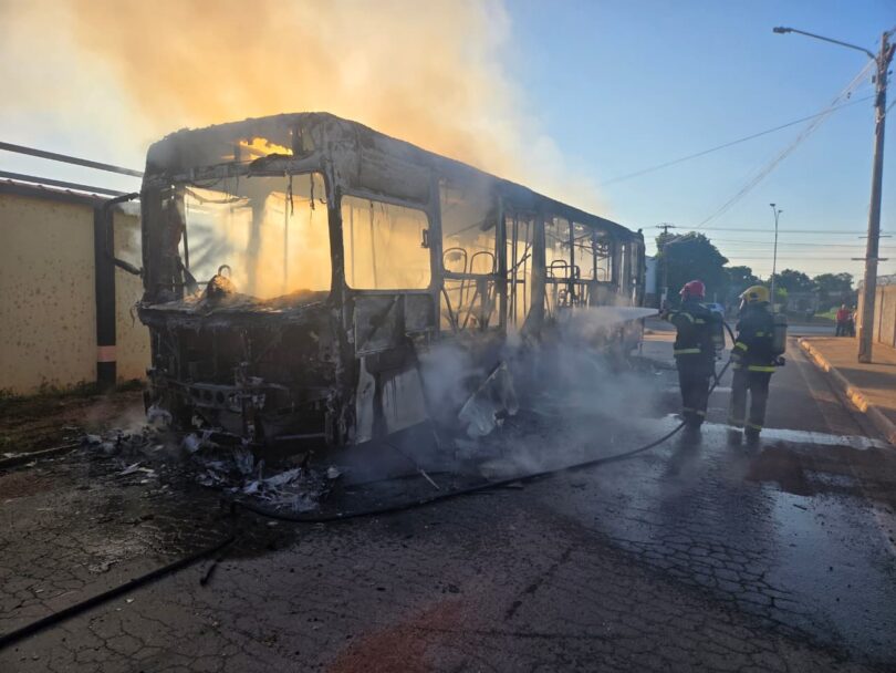 Incêndio Em Ônibus Causa Pânico Em Passageiros Em Várzea Grande - Vídeo 1 2025 word3