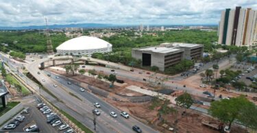 Novo retorno na Avenida do CPA já está liberado para trânsito; cruzamento será fechado - Novo retorno já está aberto para trânsito e dá acesso à lateral do shopping
